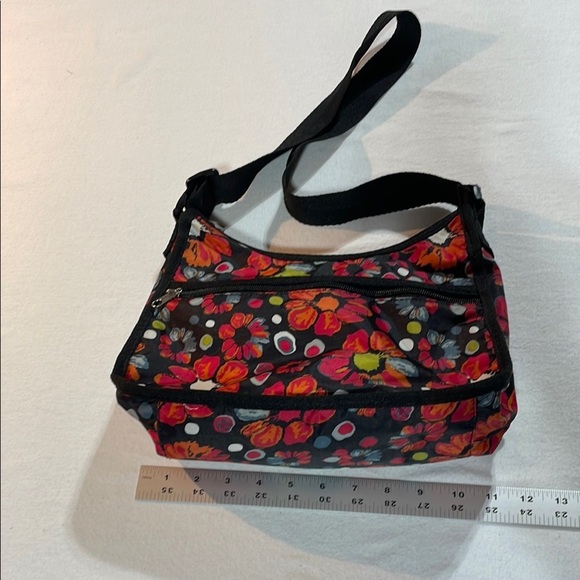 Floral Shoulder Bag with Hobo Style Adjustable Strap Pockets New - Picture 10 of 12